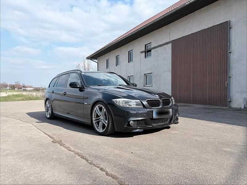 Gebraucht BMW 330 Performance 245 PS (180 kW) 2010 Schwarz Kombi