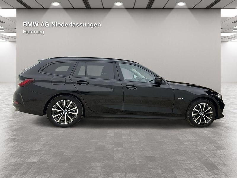 Gebraucht BMW 330e Sport Line 184 PS (135 kW) 2022 Schwarz Kombi