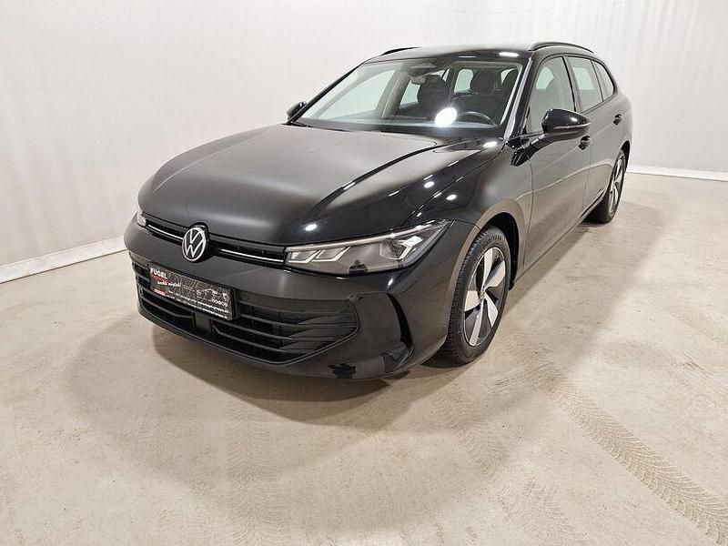 Gebraucht VW Passat 150 PS (110 kW) 2024 Grenadillschwarz metallic Kombi