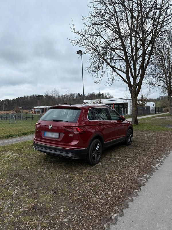 Gebraucht VW Tiguan Highline 239 PS (175 kW) 2017 Rot SUV