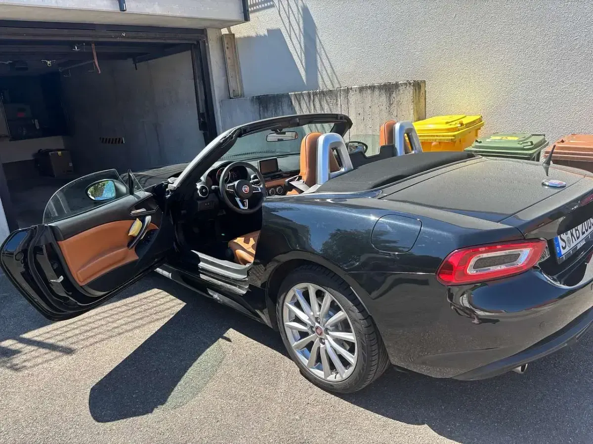 Gebraucht Fiat 124 Spider 140 PS (102 kW) 2017 Schwarz Cabrio