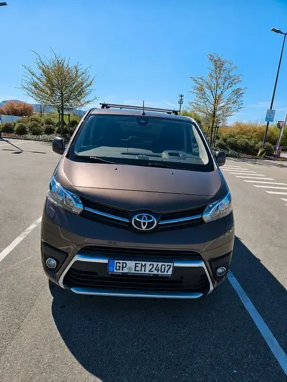 Gebraucht Toyota Proace 150 PS (110 kW) 2017 Braun Van / Kleinbus