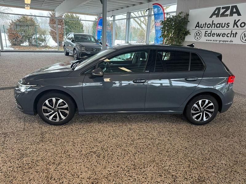 Gebraucht VW Golf VIII Active 150 PS (110 kW) 2023 Grau Limousine
