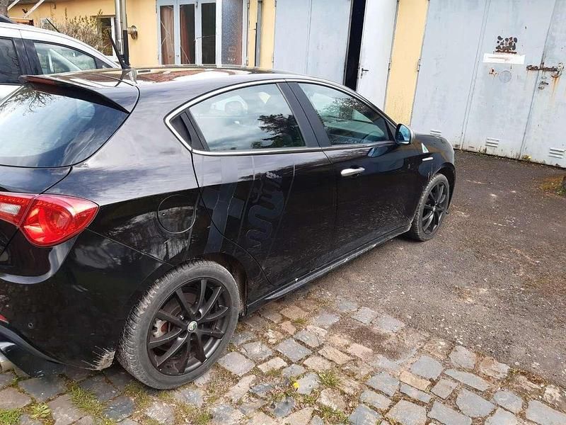 Gebraucht Alfa Romeo Giulietta 120 PS (88 kW) 2012 Limousine