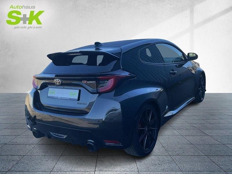 Gebraucht Toyota Yaris Basis 261 PS (191 kW) 2021 Precious schwarz Kleinwagen