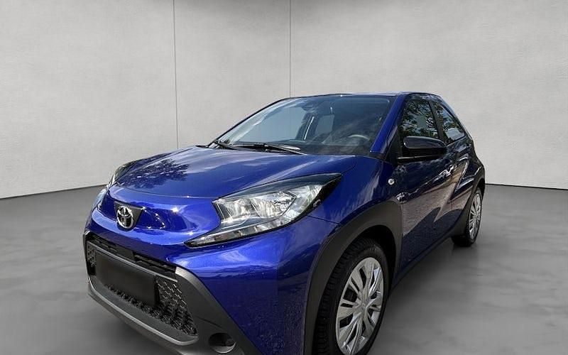 Juniper blue Gebraucht 2023 Toyota Aygo X-play Kleinwagen | 15.780 € (Guter Preis) - Bild 1/4
