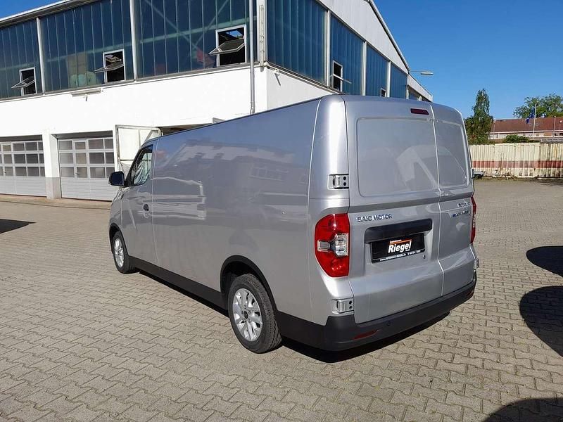 Neu Maxus eDeliver 3 117 kW (160 PS) 2025 Silber Van