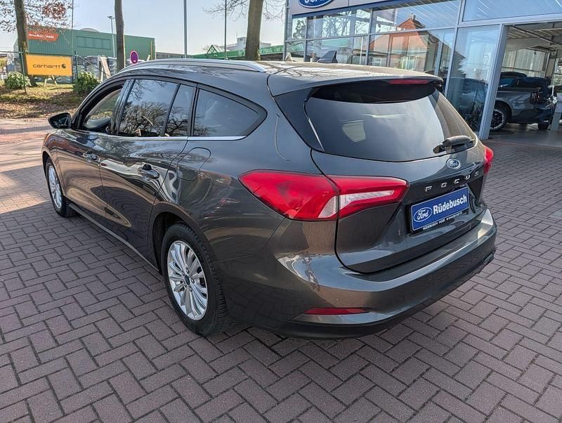 Gebraucht Ford Focus Titanium 120 PS (88 kW) 2020 Grau Kombi