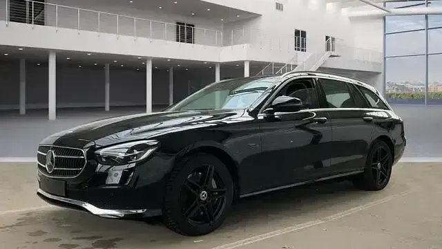 Second-hand Mercedes E300 306 CP (225 kW) 2021 Negru Berlinǎ