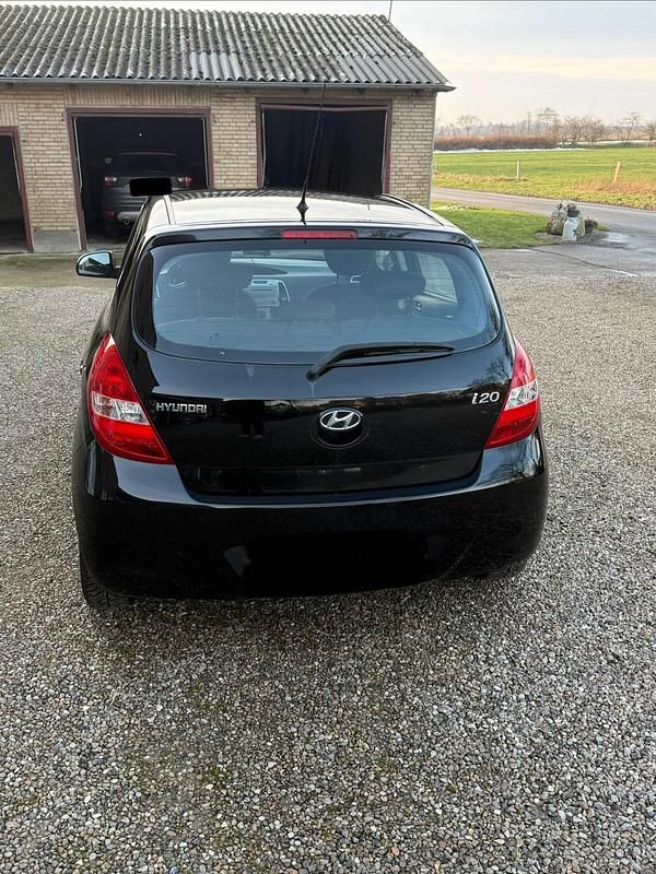 Gebraucht Hyundai i20 75 PS (55 kW) 2012 Schwarz Limousine