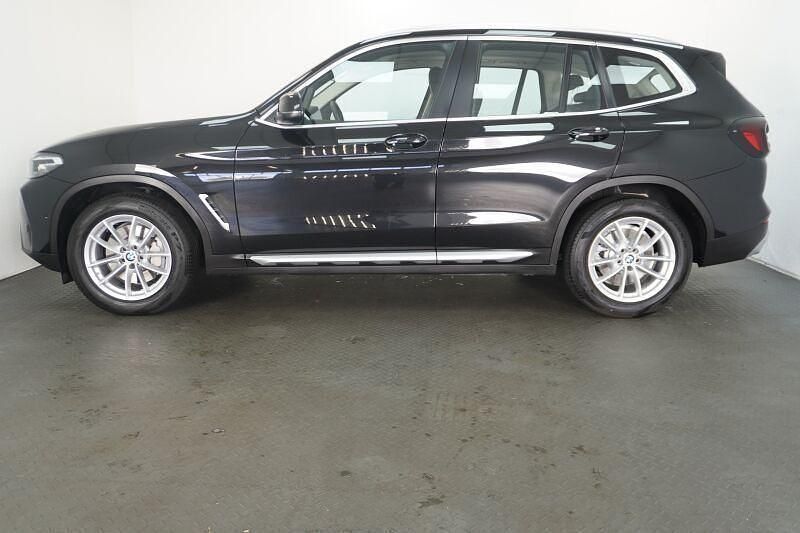 Gebraucht BMW X3 Sport Line 252 PS (185 kW) 2024 Black sapphire metallic SUV