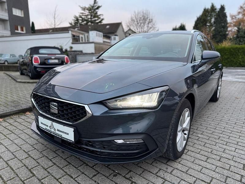 Grau Gebraucht 2021 Seat Leon Limousine | 14.399 € (Guter Preis) - Bild 1/4