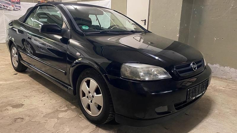 Gebraucht Opel Astra Cabriolet 101 PS (74 kW) 2001 Schwarz Cabrio