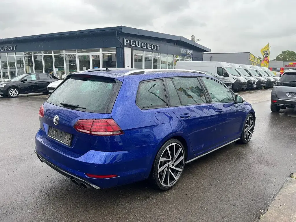 Gebraucht VW Golf VII 310 PS (228 kW) 2018 Lapiz blue metallic Kombi