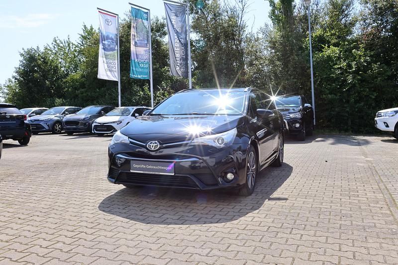 Mysticschwarz mica Gebraucht 2015 Toyota Avensis Basis Kombi | 7.990 € (Teuer) - Bild 1/4
