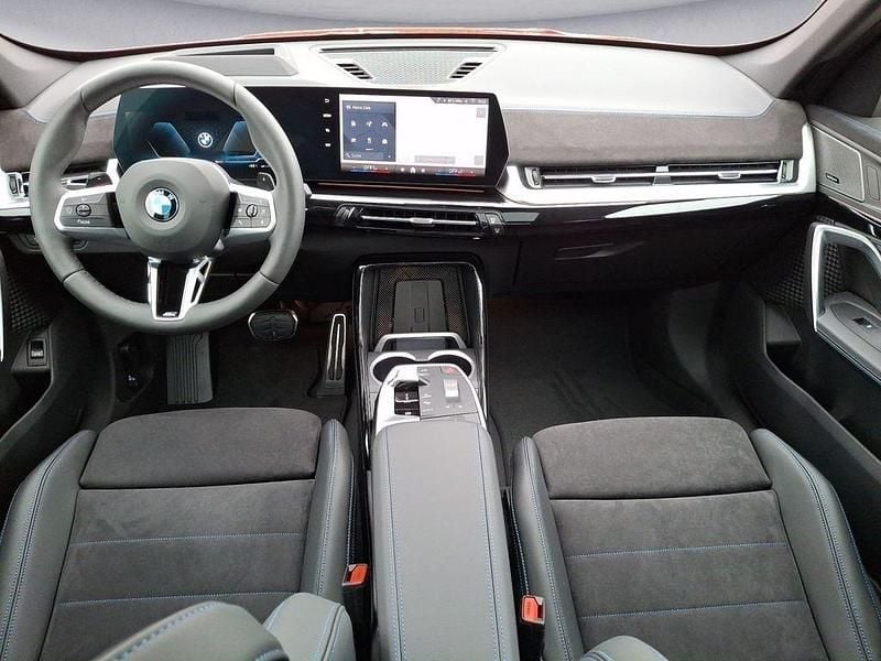 Ny BMW X1 Performance 218 HK (160 kW) 2026 Rød SUV