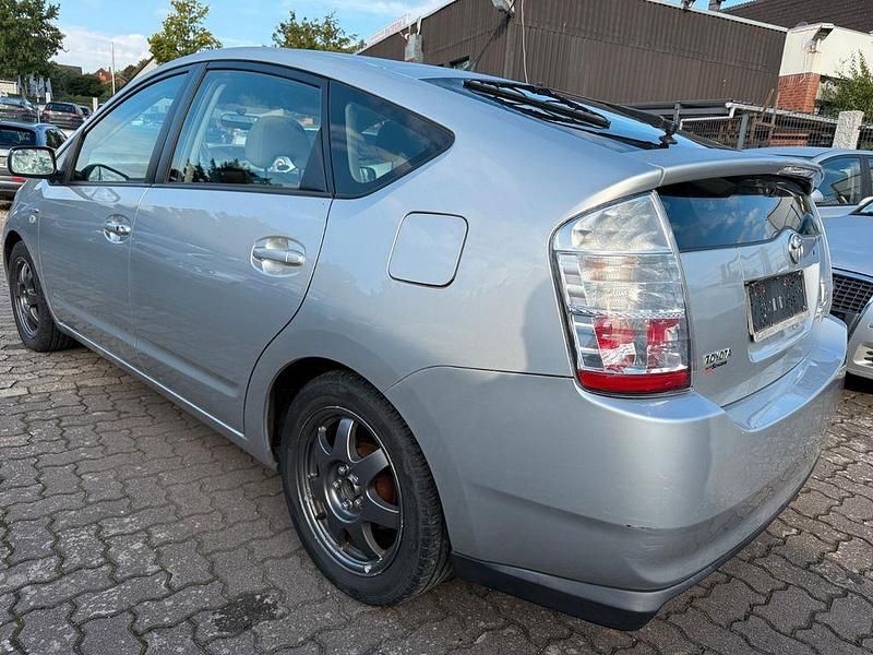 Gebraucht Toyota Prius Sol 77 PS (56 kW) 2008 Silber Kleinwagen