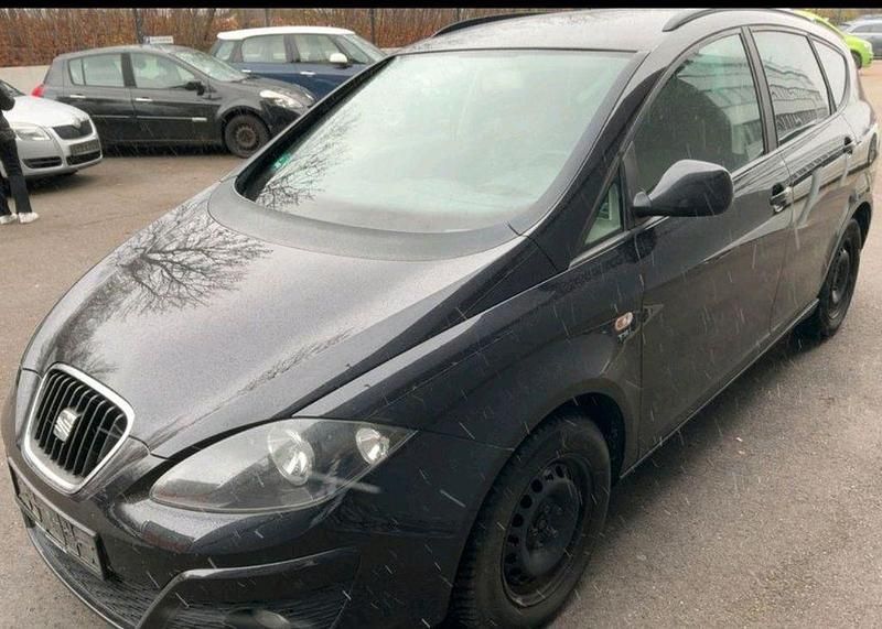 Schwarz Gebraucht 2011 Seat Altea XL Ecomotive Van / Kleinbus | 4.700 € (Teuer) - Bild 1/4