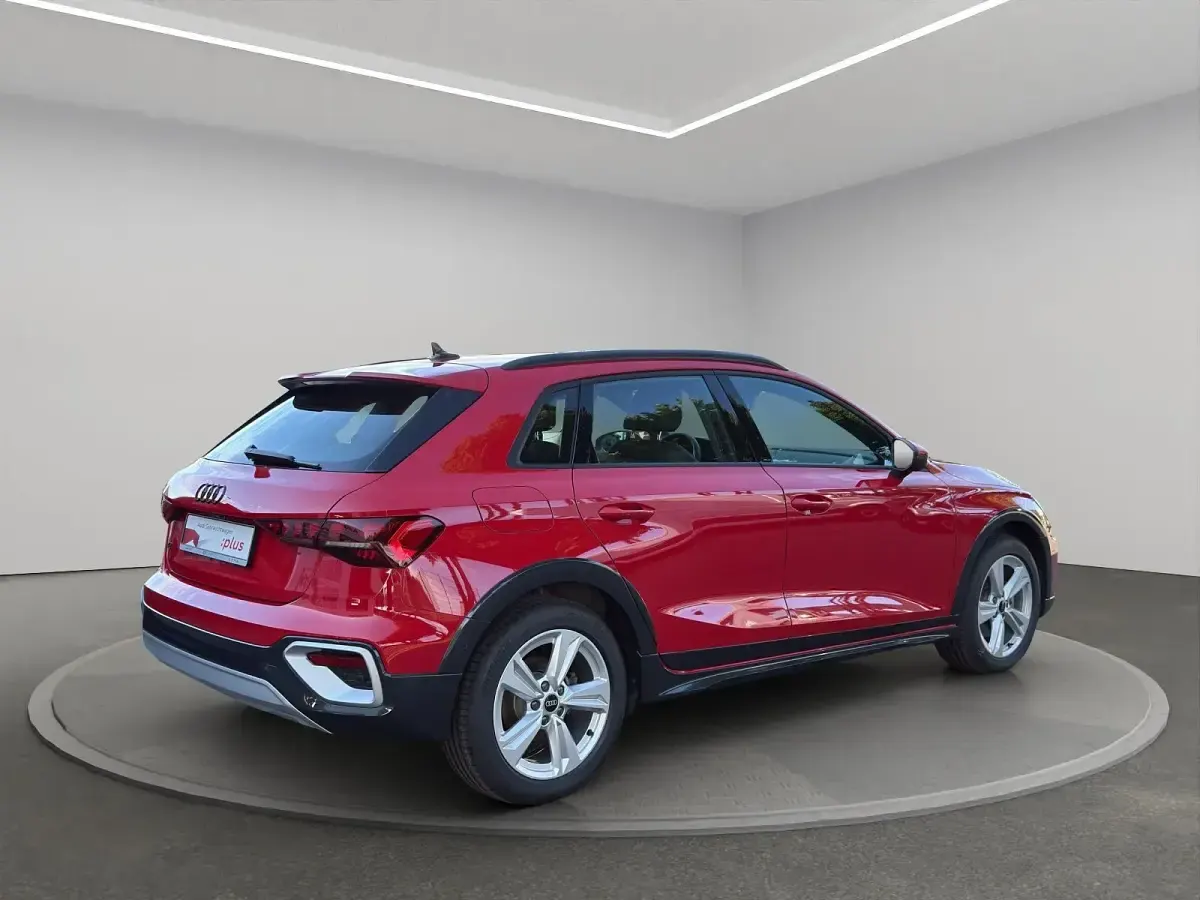Gebraucht Audi A3 e-tron Comfort 204 PS (150 kW) 2025 Progressivrot metallic Kleinwagen
