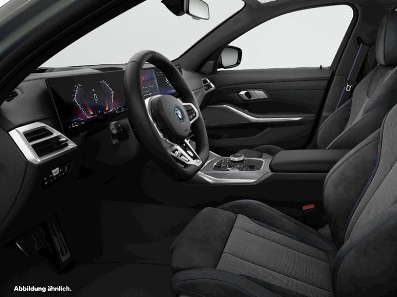 Gebraucht BMW 330e M Sport 292 PS (214 kW) 2025 Grau Kombi