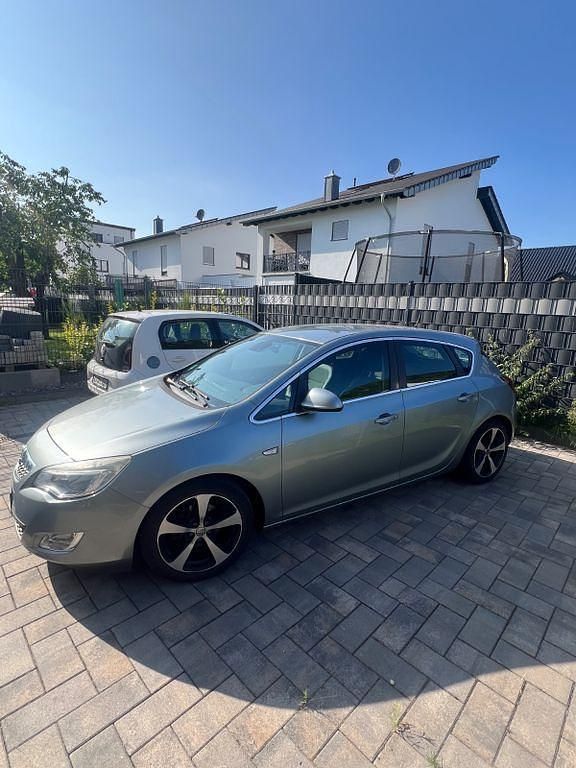Brugt Opel Astra 140 HK (102 kW) 2012 Sølv Sedan