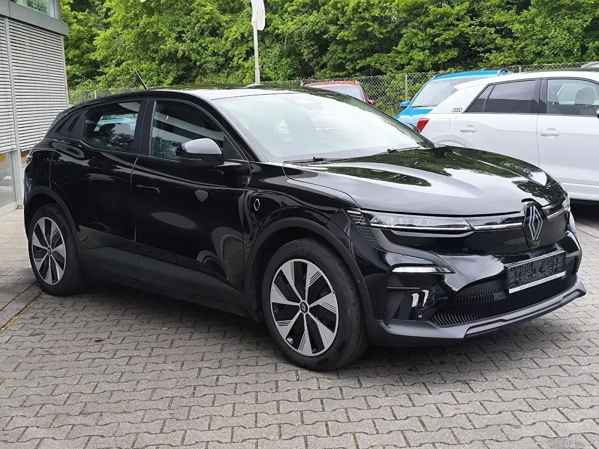Gebraucht Renault Megane E-Tech Evolution 96 kW (131 PS) 2022 Schwarz Limousine