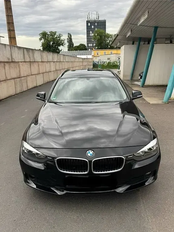 Gebraucht BMW 316 Sport Line 136 PS (100 kW) 2013 Schwarz Limousine