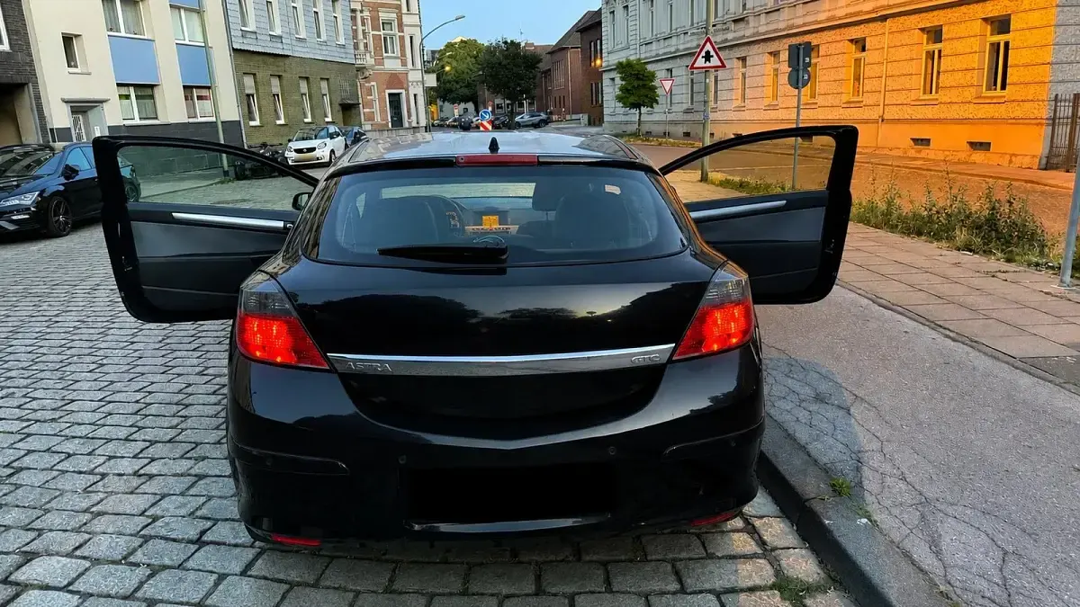 Gebraucht Opel Astra GTC 150 PS (110 kW) 2006 Schwarz Coupé