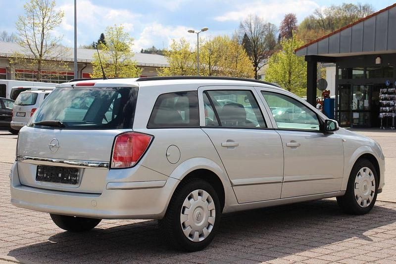 Gebraucht Opel Astra 105 PS (77 kW) 2006 Silber Limousine