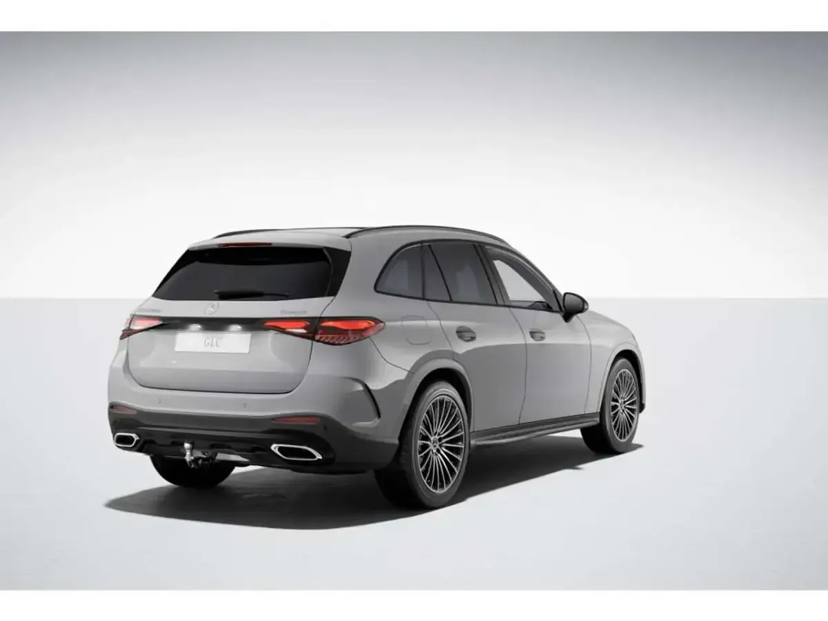 Gebraucht Mercedes GLC300 AMG 269 PS (197 kW) 2026 Manufaktur alpingrau uni SUV