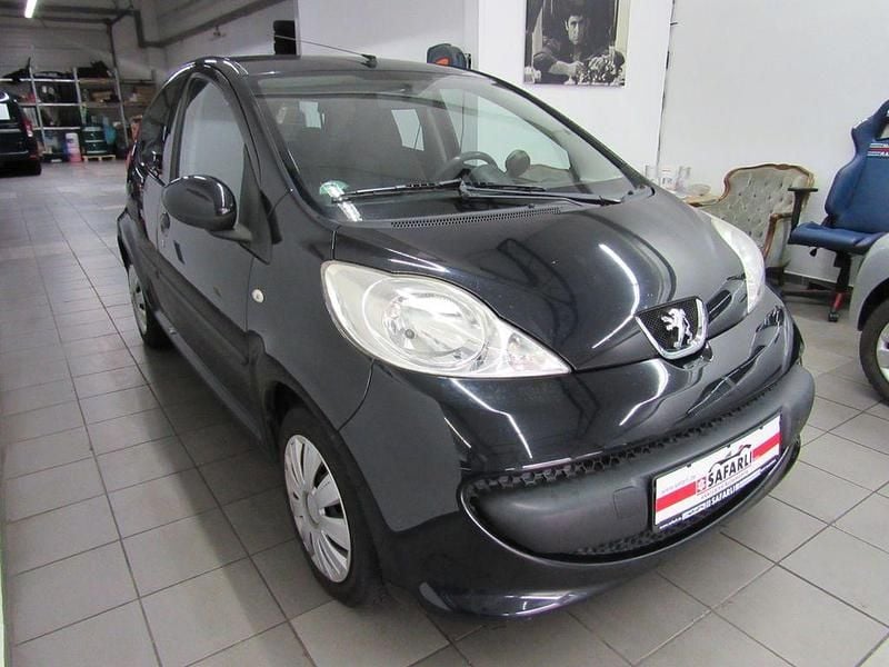 Gebraucht Peugeot 107 Urban Move 68 PS (50 kW) 2008 Schwarz Kleinwagen