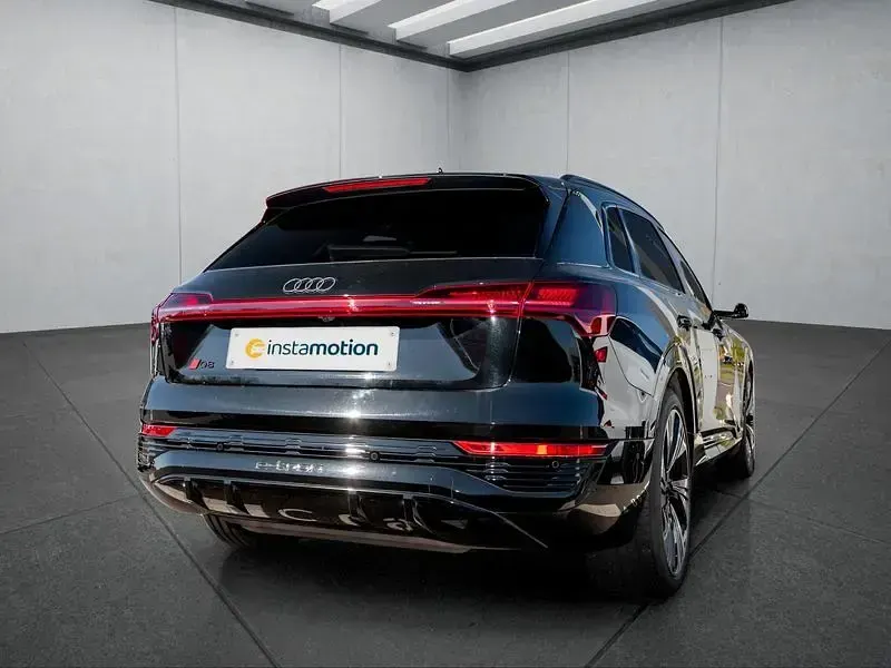 Gebraucht Audi Q8 e-tron S-Line 250 kW (340 PS) 2025 Schwarz SUV