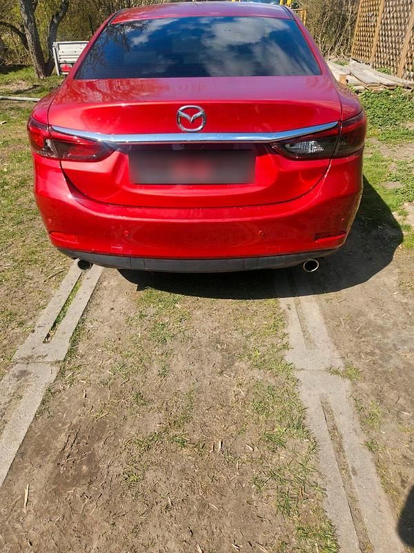 Używany Mazda 6 Sky 175 KM (128 kW) 2015 Czerwony Sedan/Limuzyna