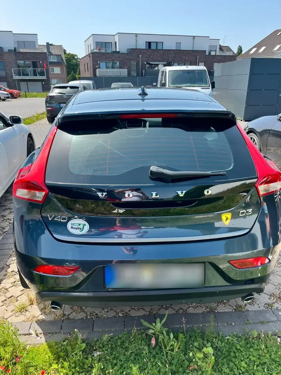 Gebraucht Volvo V40 Kinetic 150 PS (110 kW) 2018 Schwarz Limousine