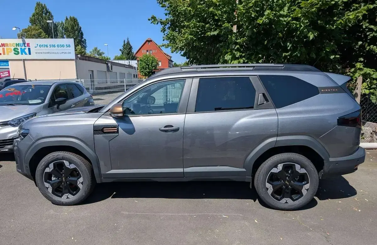 Neu Dacia Bigster Extreme 140 PS (102 kW) 2026 Schiefergrau SUV