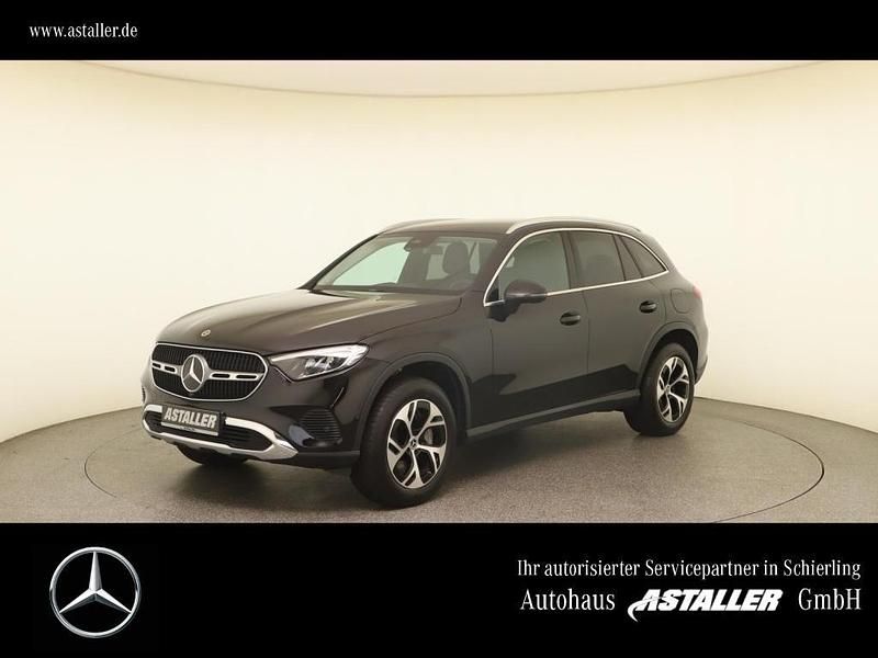 Metalliclack obsidianschwarz Gebraucht 2022 Mercedes GLC400d Avantgarde | 53.990 € (Superpreis) - Bild 1/4