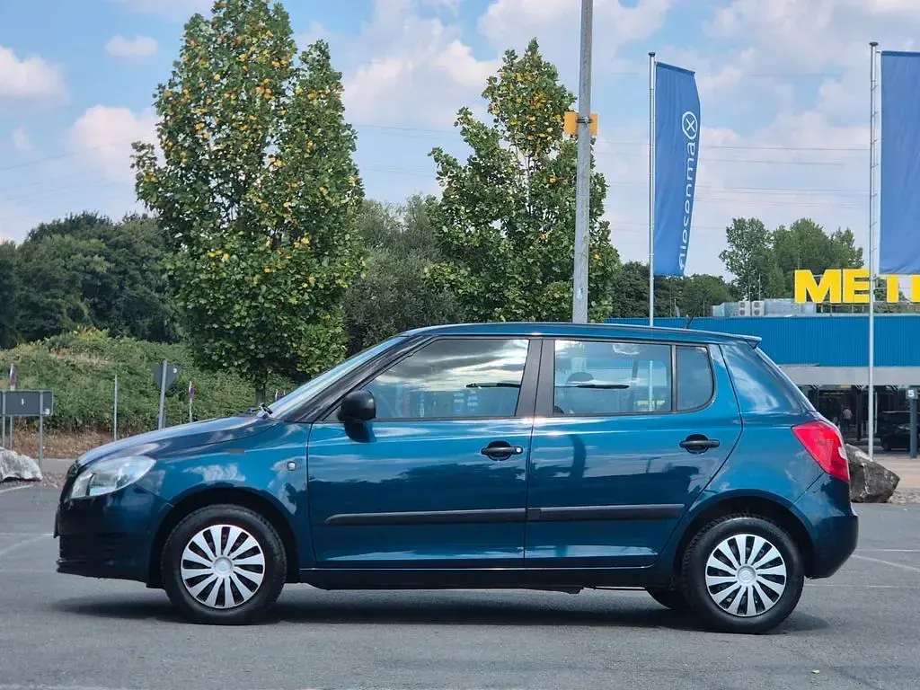 Gebraucht Skoda Fabia Active 60 PS (44 kW) 2012 Blau Limousine