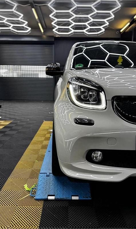 Grau Gebraucht 2019 Smart ForTwo Cabrio Brabus Cabrio | 26.000 € (Etwas zu teuer) - Bild 1/4