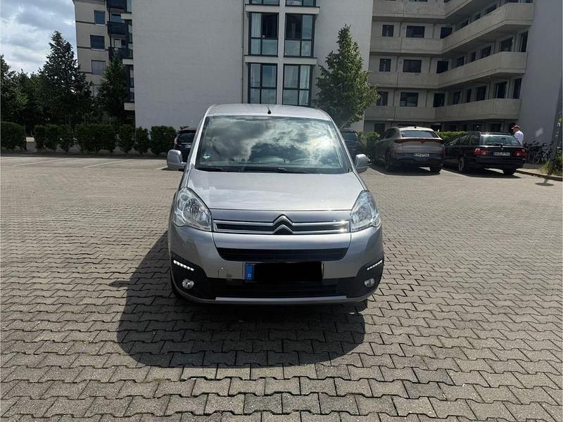 Grau Gebraucht 2018 Citroën Berlingo SELECTION Van / Kleinbus | 6.999 € (Superpreis) - Bild 1/4