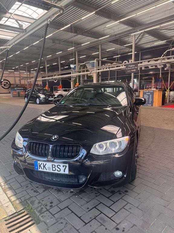 Schwarz Gebraucht 2011 BMW 320 M Sport Coupé | 9.000 € (Guter Preis) - Bild 1/4
