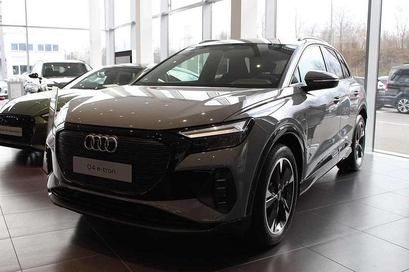 Gebraucht Audi Q4 e-tron S-Line 150 kW (204 PS) 2023 Kieselgrau SUV