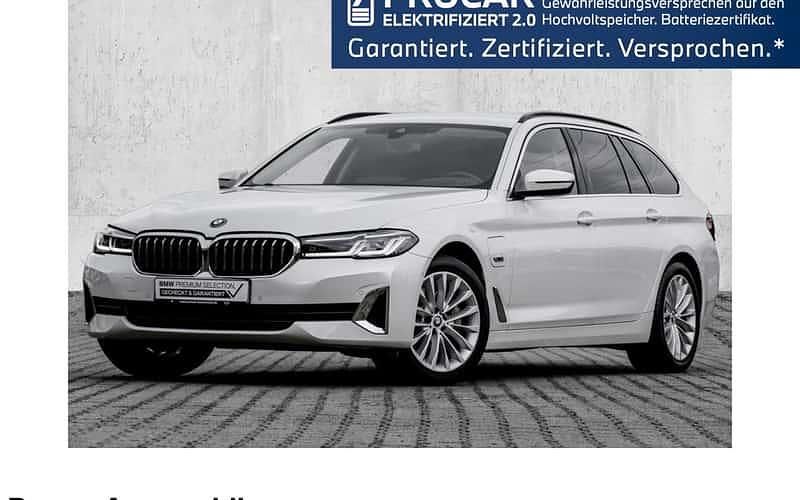 Weiß Gebraucht 2022 BMW 530e Luxury Line Kombi | 30.940 € (Guter Preis) - Bild 1/4