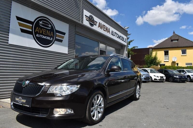 Braun Gebraucht 2013 Skoda Superb Elegance Kombi | 10.900 € (Fairer Preis) - Bild 1/4
