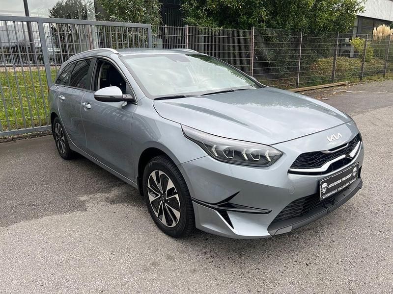 Gebraucht Kia Ceed Sportswagon Vision 160 PS (117 kW) 2021 Silber Kombi