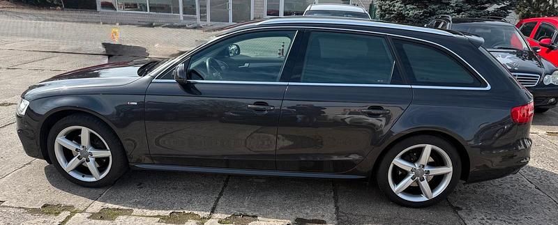 Gebraucht Audi A4 Ambiente 170 PS (125 kW) 2014 Schwarz Kombi