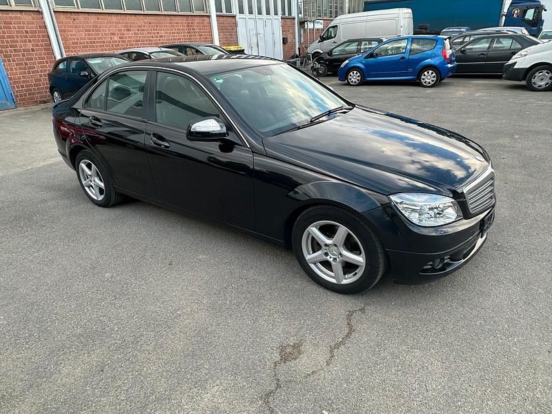 Schwarz Gebraucht 2007 Mercedes C180 Limousine | 4.300 € (Superpreis) - Bild 1/4