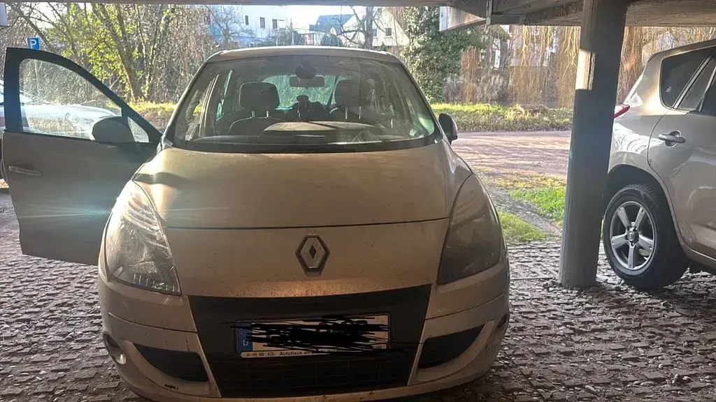 Gebraucht Renault Scénic III Dynamique 106 PS (77 kW) 2011 Gold Van / Kleinbus