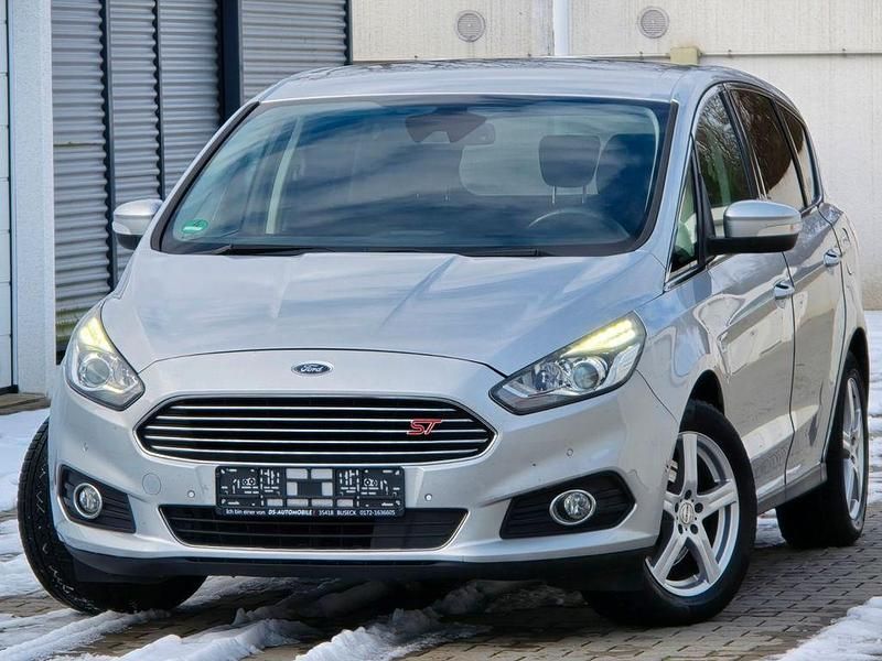 Gebraucht Ford S-MAX Titanium 179 PS (131 kW) 2016 Silber Van / Kleinbus