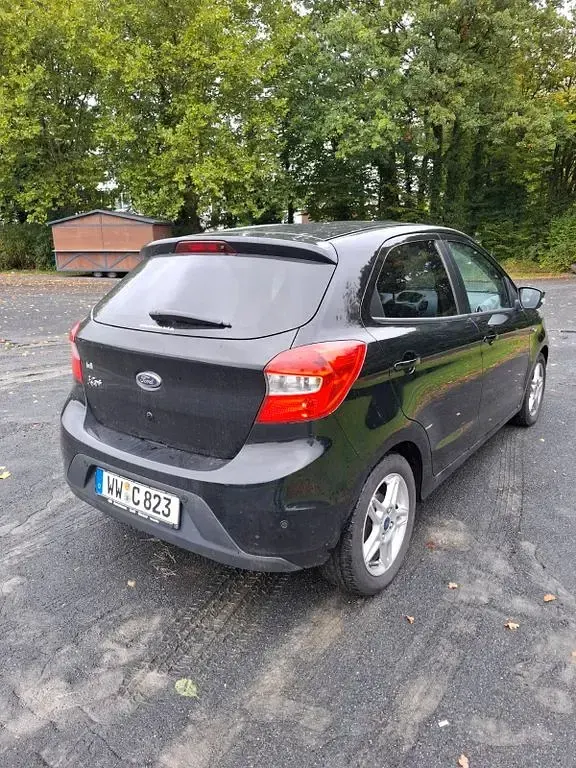 Gebraucht Ford Ka 86 PS (63 kW) 2018 Schwarz Limousine