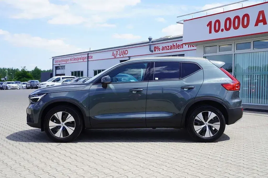 Neu Volvo XC40 Core 163 PS (119 kW) 2026 Forestlakemet. SUV